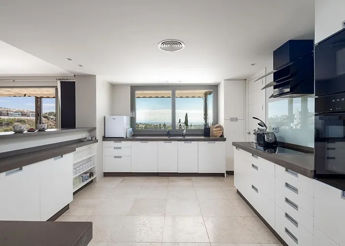 The Skyline 3 Bd Penthouse - Flamingos Estepona