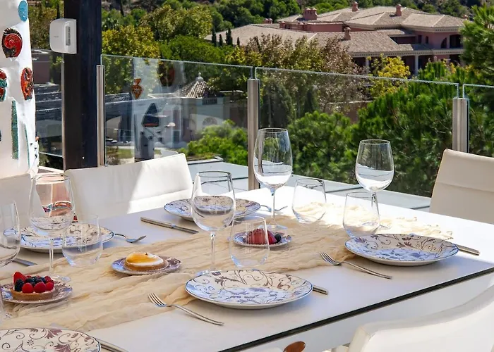 The Skyline 3 Bd Penthouse - Flamingos *