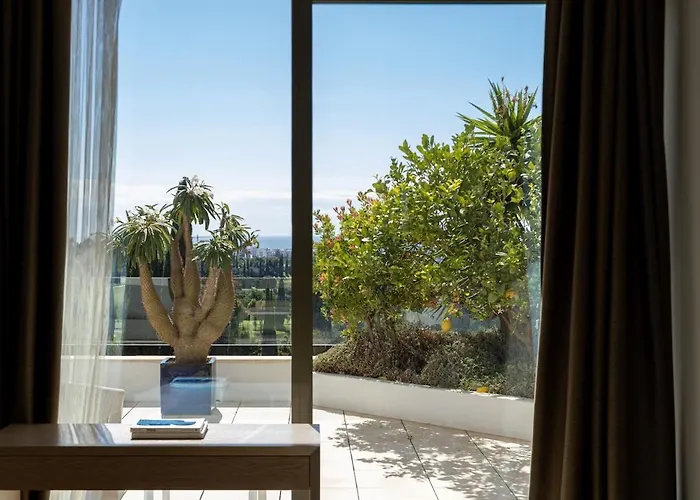 The Skyline 3 Bd Penthouse - Flamingos Apartment